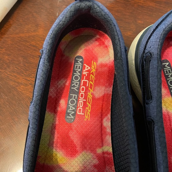 Sketchers - Picture 3 of 6